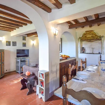 Semesterbostad Amazing In With Kitchen Camaiore